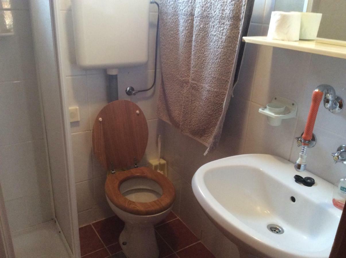 קרלובג Apartman Nadia מראה חיצוני תמונה