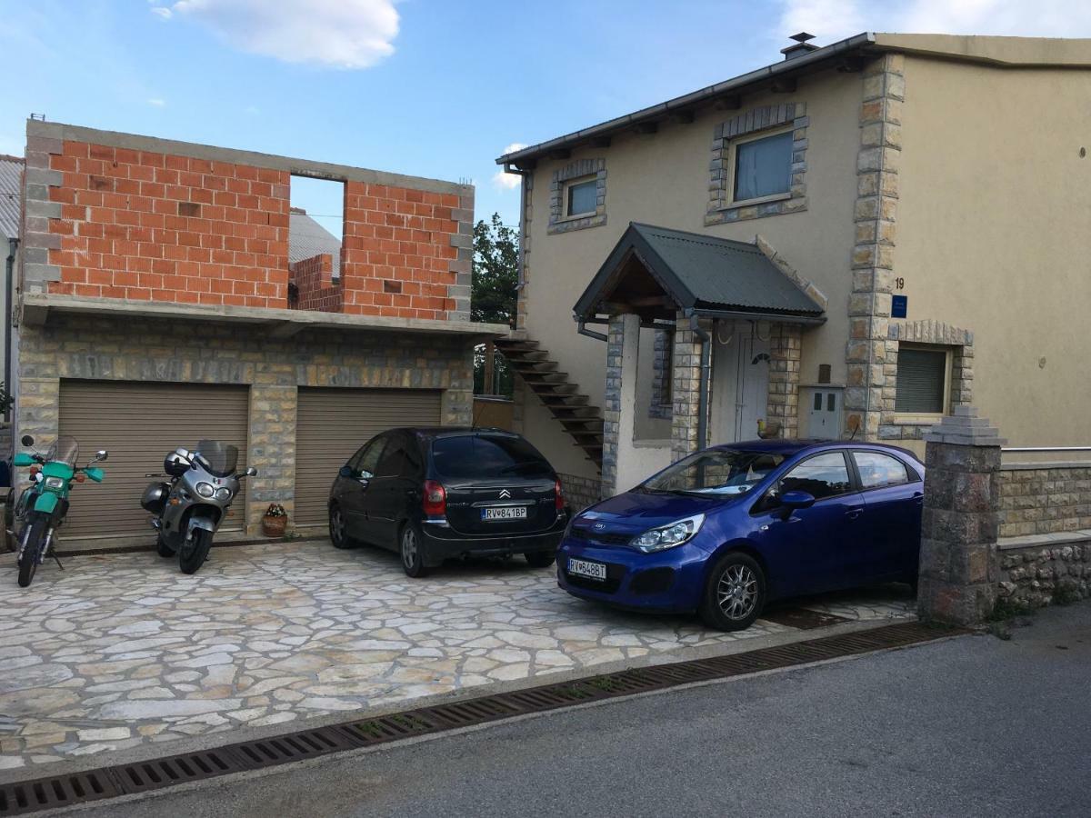 קרלובג Apartman Nadia מראה חיצוני תמונה